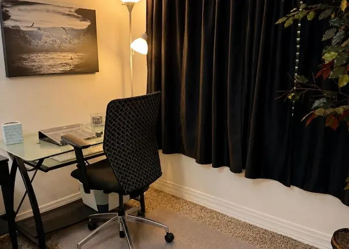 Archer House 2br - Workspace - Pets - Downtown Holiday home