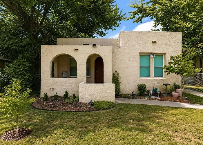 Holiday home Archer House 2br - Workspace - Pets - Downtown *