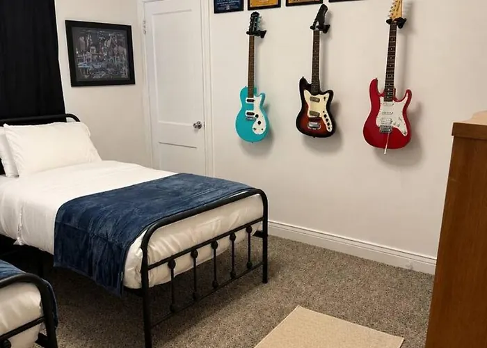 Holiday home Archer House 2br - Workspace - Pets - Downtown *